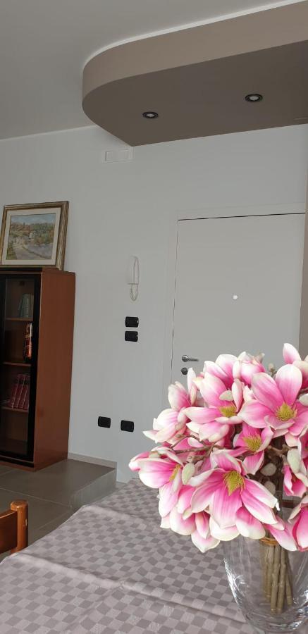 Appartamento Rosy Πεσκιέρα ντελ Γκάρντα Εξωτερικό φωτογραφία
